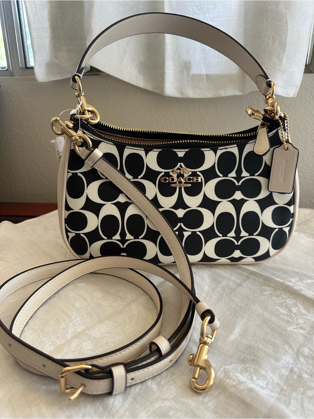 COACH Teri Shoulder Bag In Signature Canvas